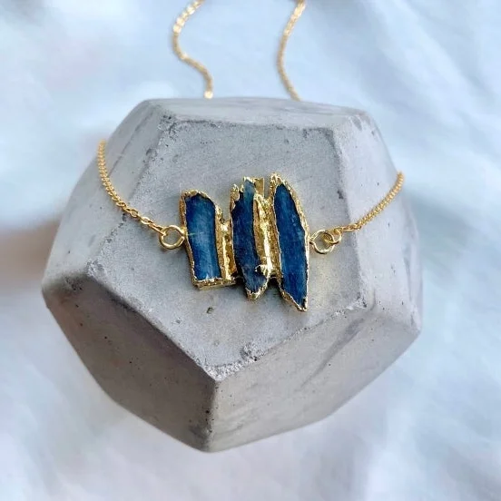 

LS-A2520 Raw Blue Kyanite Pendant Necklace Gold Filled Boho Necklace Jewelry Gift Idea