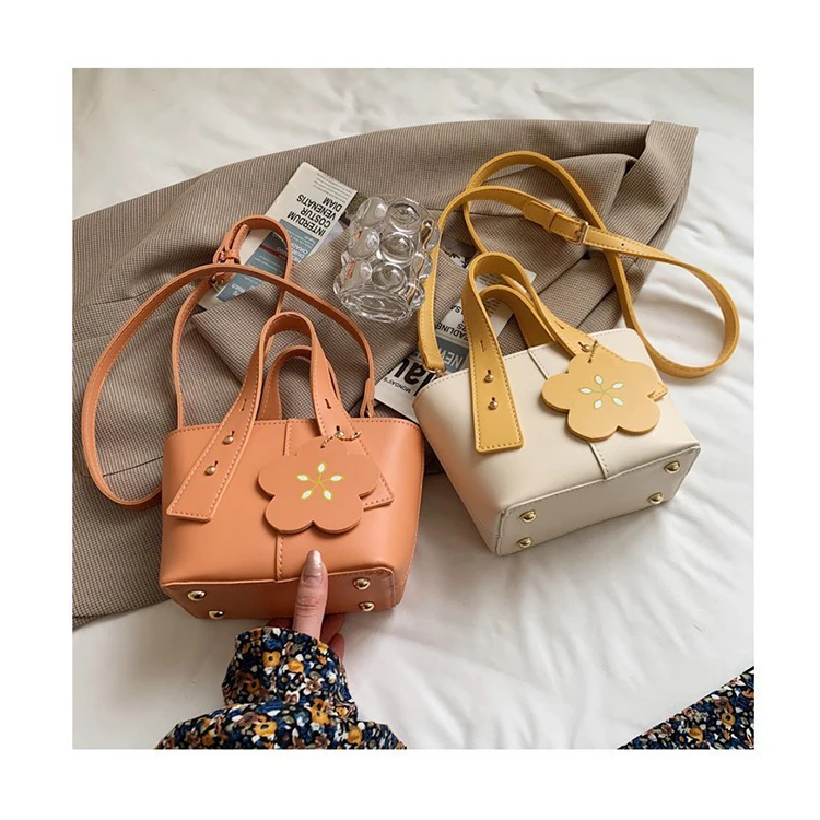 

Cute Flower Pendant Tote Purses Women Contrast Color Small Handbags PU Leather Bucket Bags Female Floral Crossbody Bags Clutch
