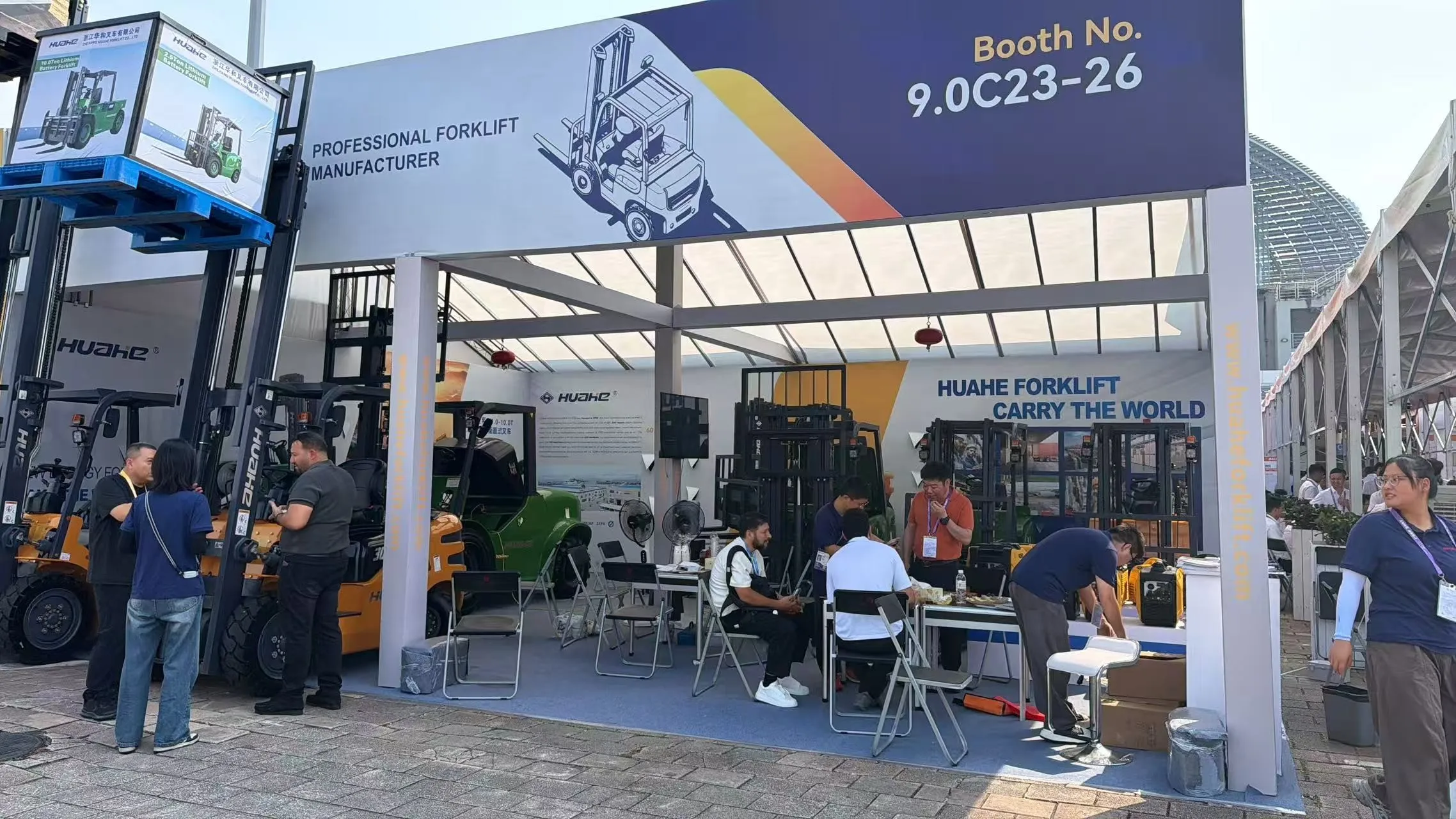 Huahe Lithium Forklift Showcase at Booth 9.0C23-26