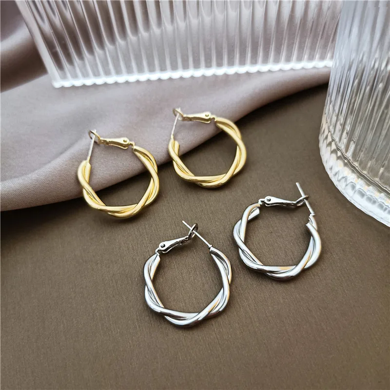 

S925 silver needle Korean twist earring simple earrings female cold wind fashion temperament earrings personality wild earrings