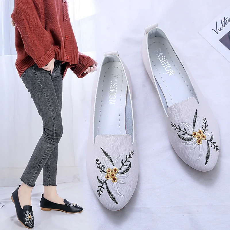 

PU embroidered flat women's shoes 7813, Colors