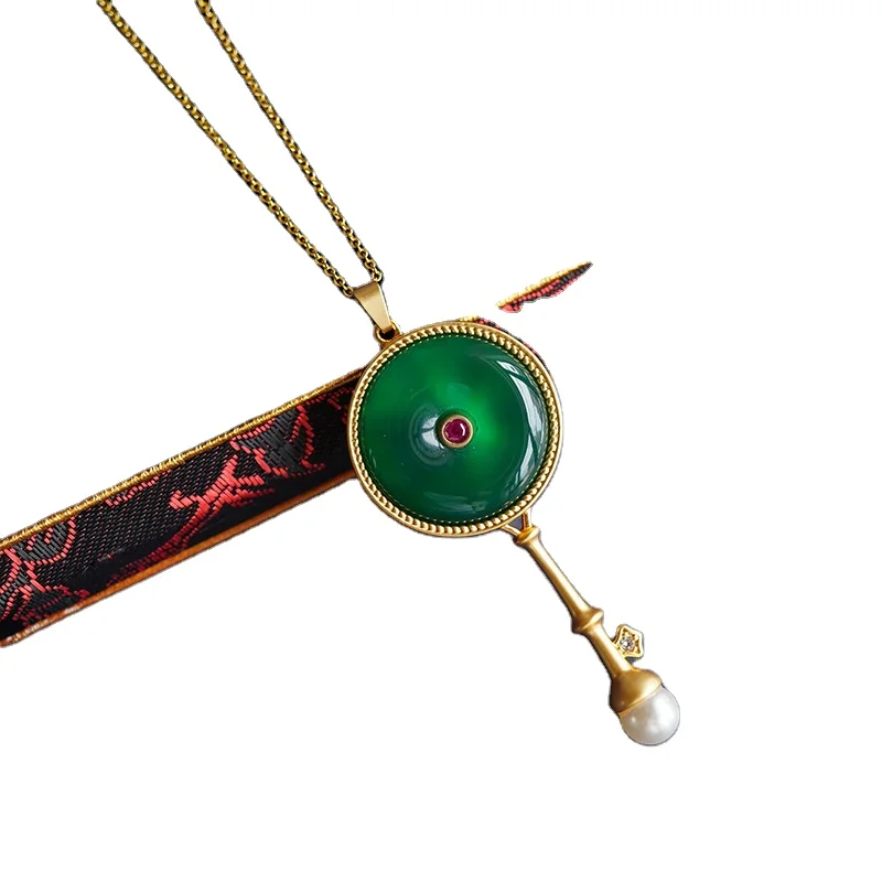 

Fashionable And Simple Chalcedony Pendant With Gold-Plated Inlay