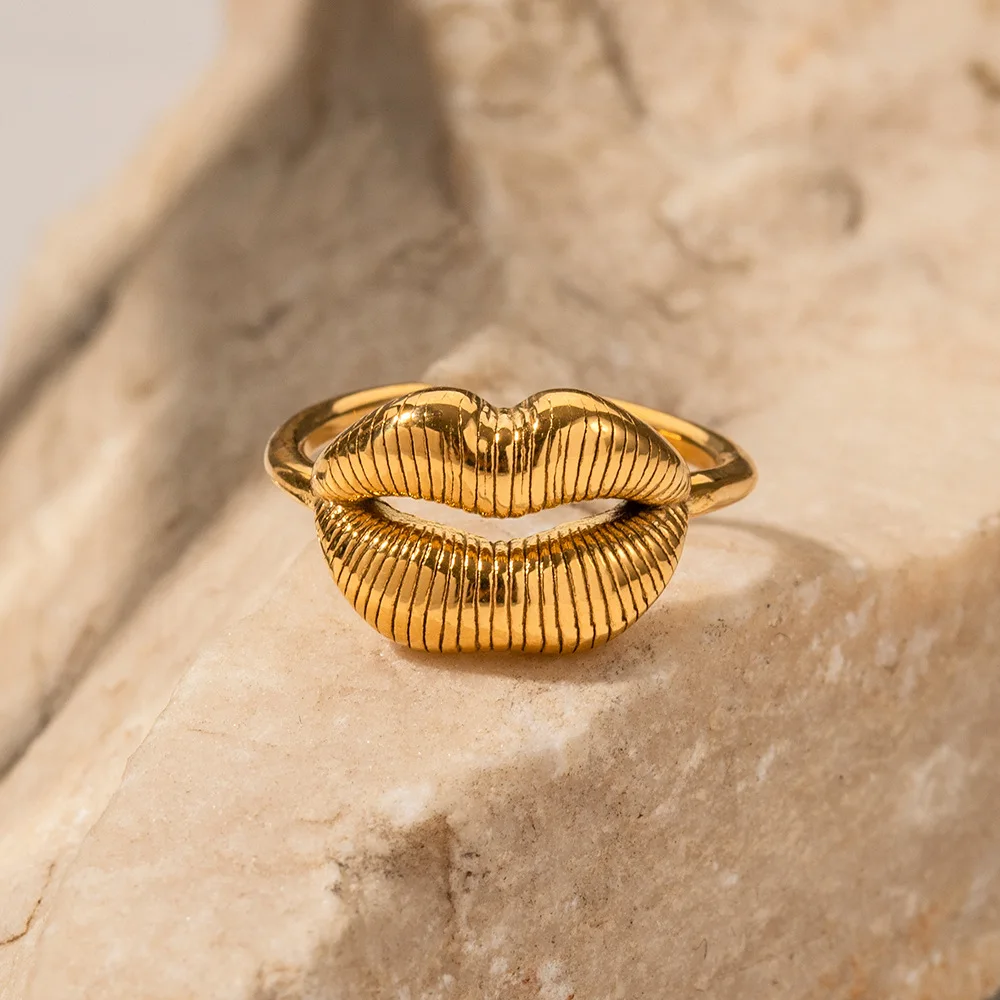 

Tarnish free stainless steel gold plated luxury stainless steel lip ring for woman