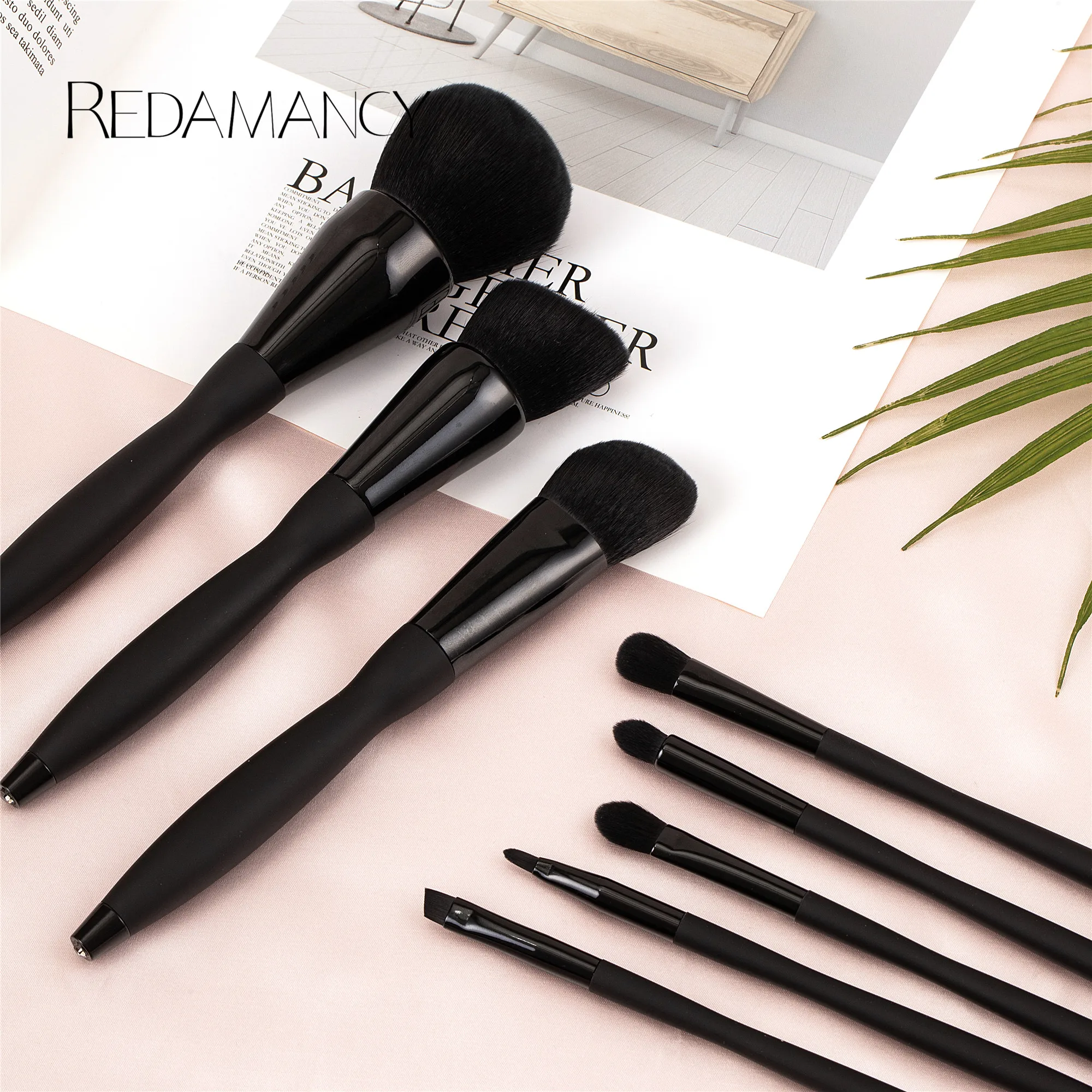 

8Pcs luxury makeup brush High Quality Makeup brushes Black matte handle Diamond Makeup Brush set, Customized color