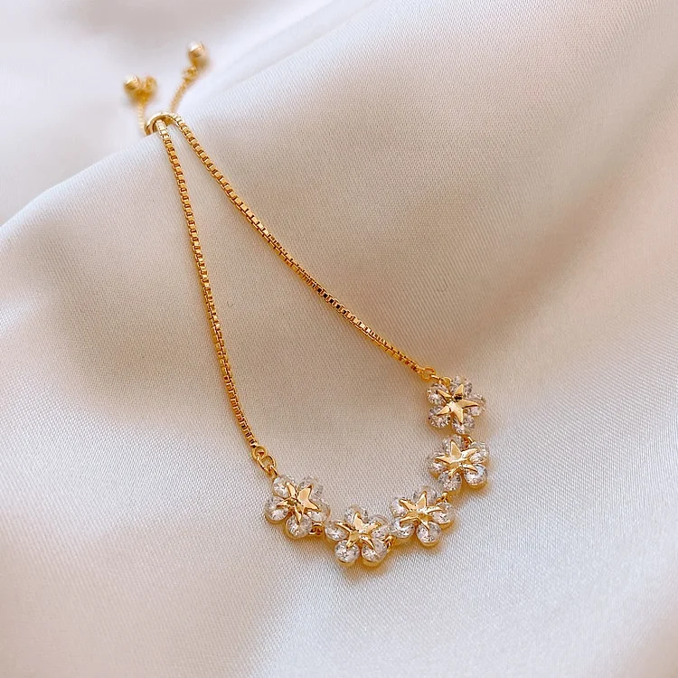 

Zircon Flower Women's Bracelet Fashion Classic Adjustable Bracelet Petal Pentagram Personality Bracelet, Gold