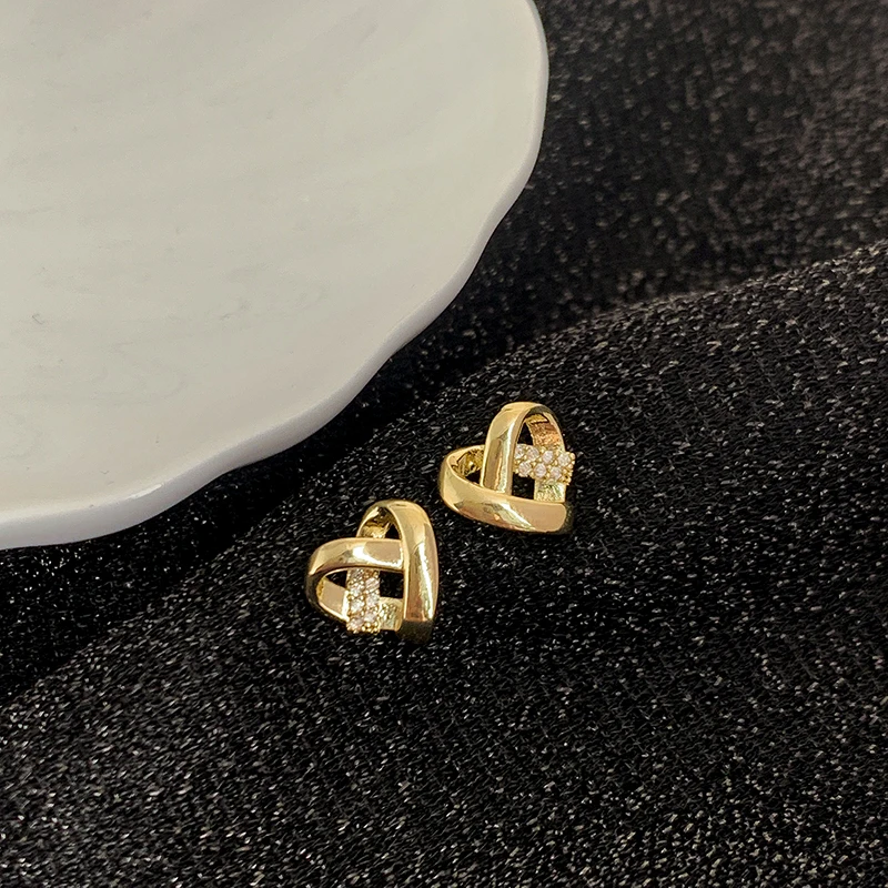 

Vershal A-294 Korean Designer 18k Real Gold Plated Inlaid Rhinestone Hollow Heart Stud Earrings