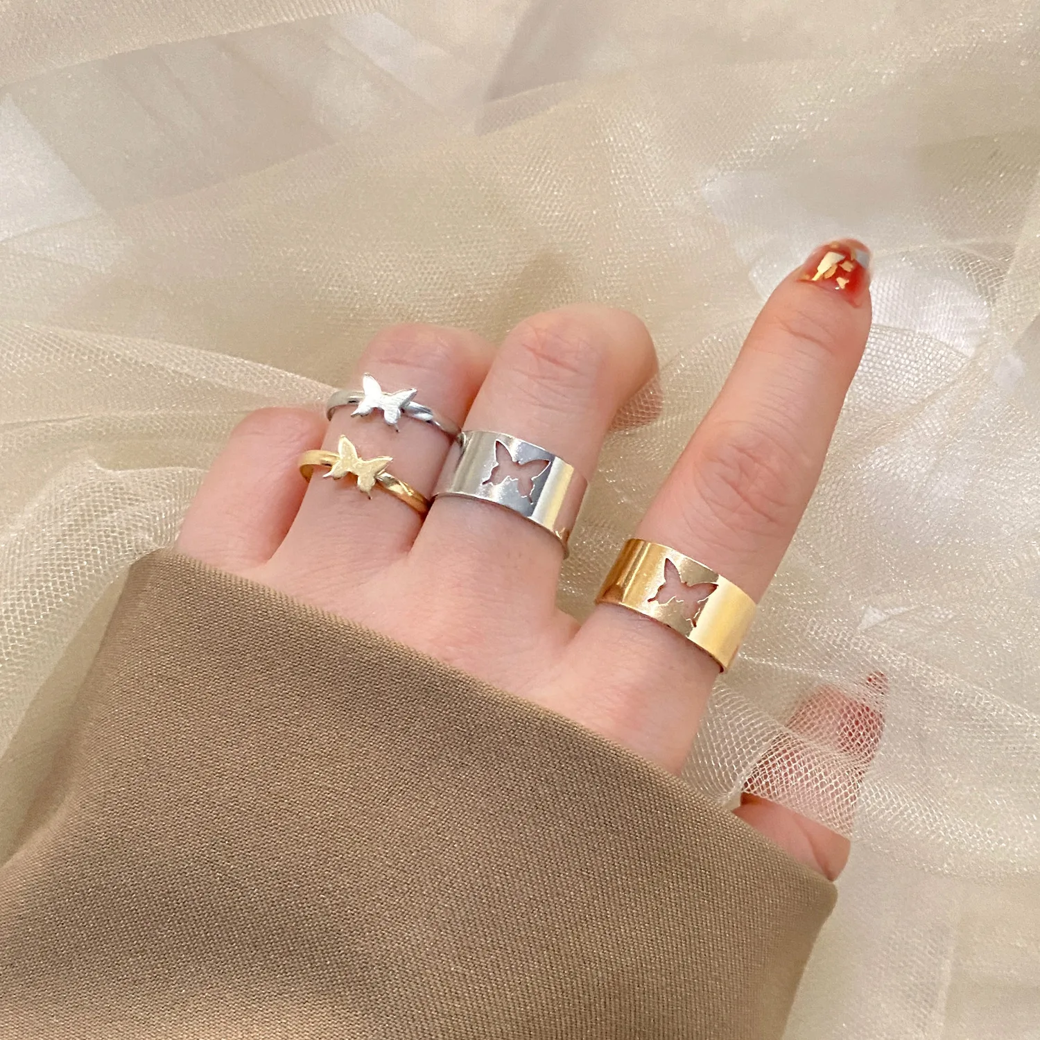 

Wholesale Titanium Steel Jewelry Fashion Love Butterfly 18K Gold Ring Set Personalized Stainless Steel Couple Rings For Women