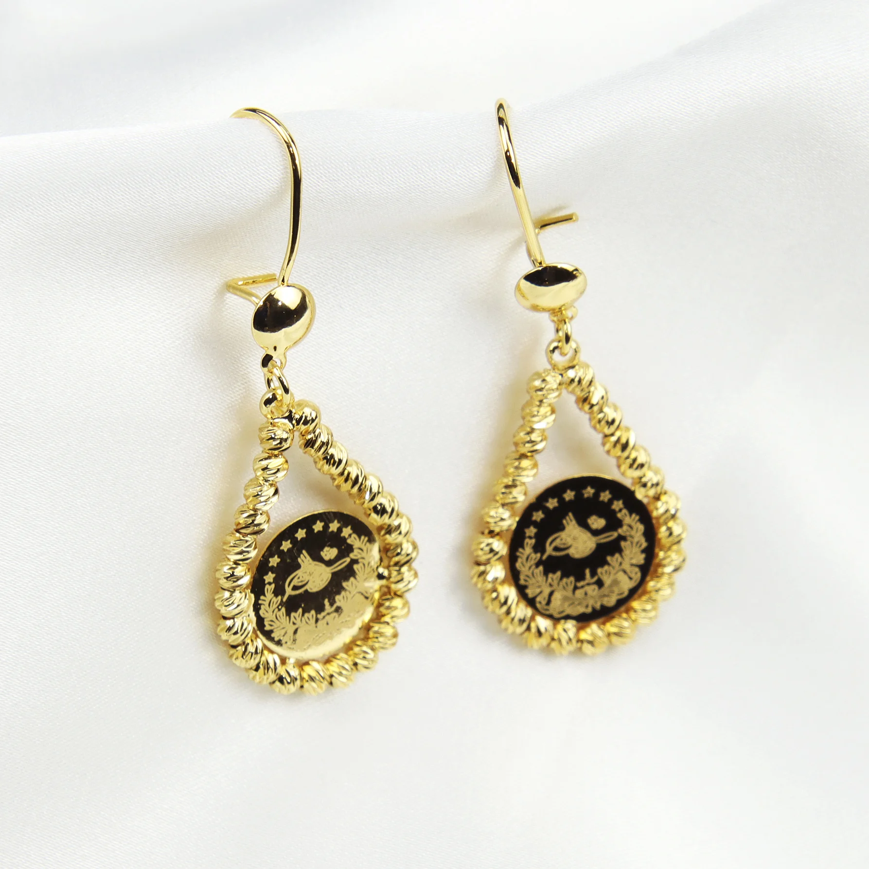 

New arrival coin earring minimalist women vintage carved coin pendant jewelry pendant earrings