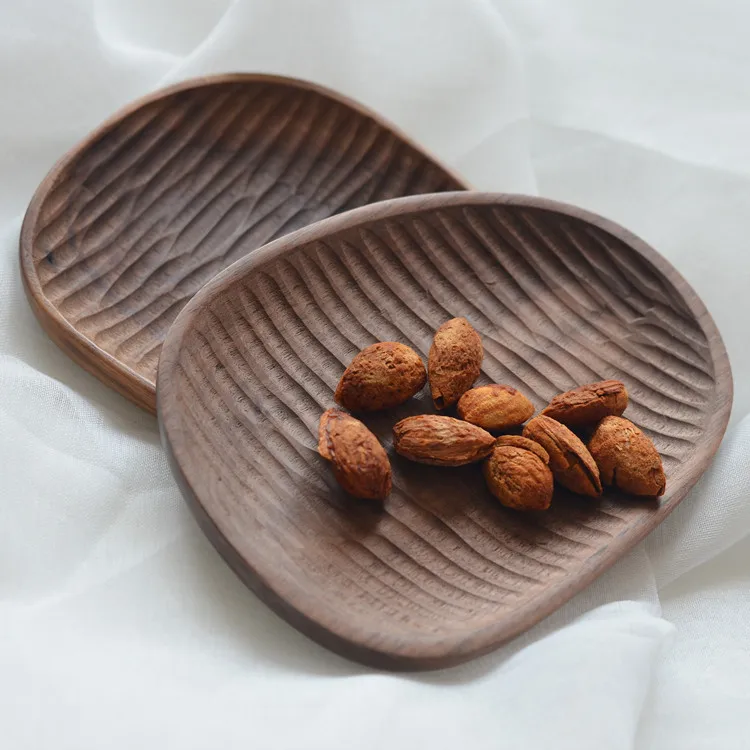 

Fancy Irregular tortoise shell snack dishes wooden dessert plate black walnut wood plate