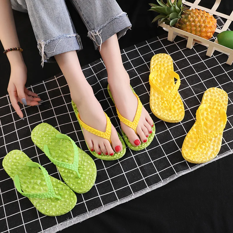 

PVC flip flops foot massage flat bottom ladies slippers leisure flip flops non-slip beach shoes