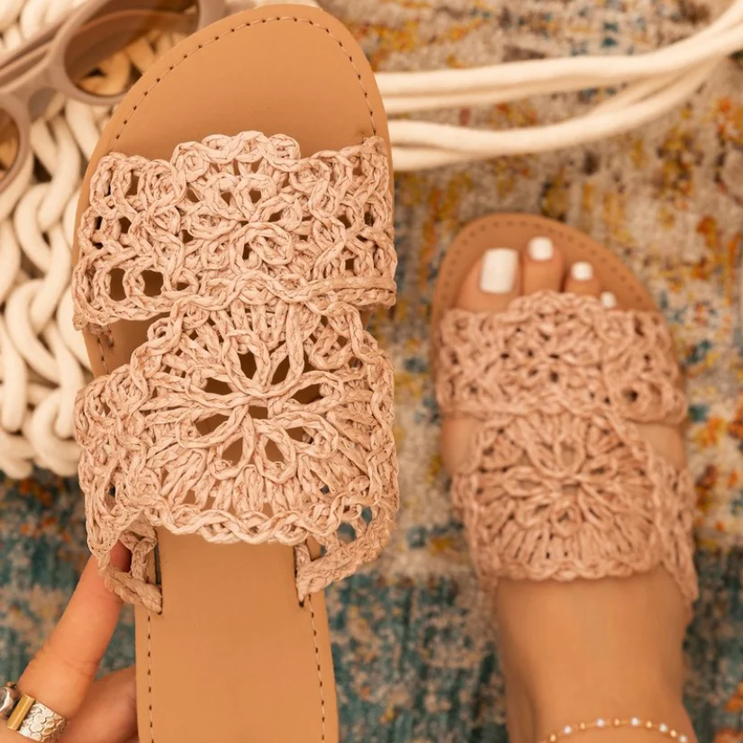 

Hot selling 2021 INS ladies slippers open-toe beach jelly women rope gladiator flat slides, Beige