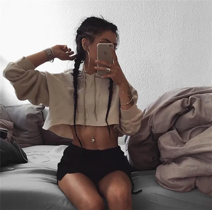 

Wholesale Women Oversized Crop Top Thin Solid Color Pullover Hooded Sweatshirt