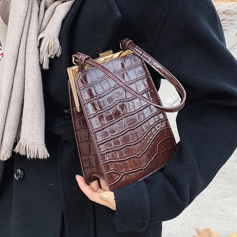 

2021 Vintage PU Leather Clutch Crocodile Pattern Small Crossbody Bag Women Purses and Handbags Fashionable