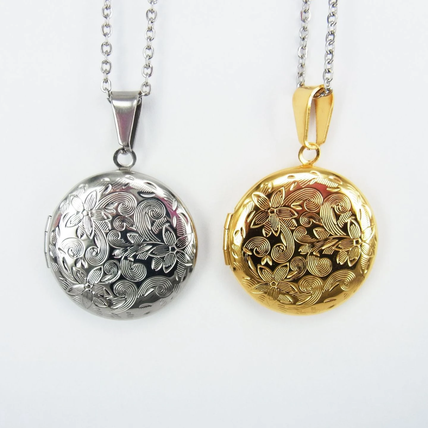 

JUHU 2021 New Flower-shaped Photo Box Pendant Can Hold Photo Necklace Exquisite Stainless Steel Necklace, White, yellow