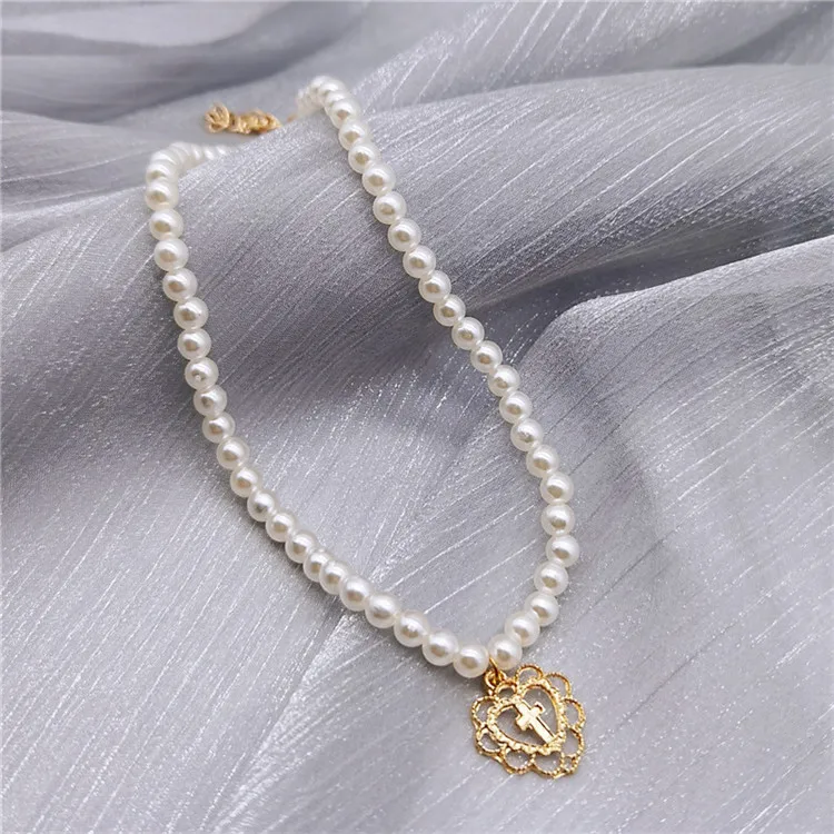 

Vintage Palace Embossed Love Cross Pendant Pearl Necklace Japanese And Korean Style Fairy Ins Clavicle Chain Necklace, As shown