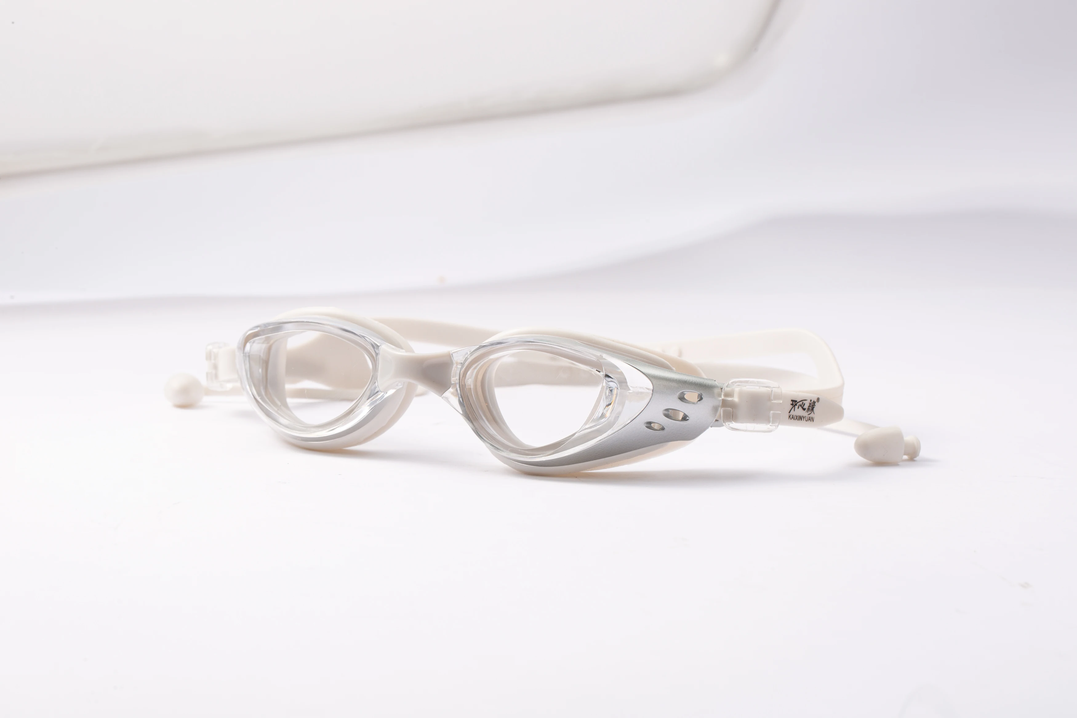 
AK1700 Classic Kids Swim Goggles Novel underwater eyewear for swimming usage 