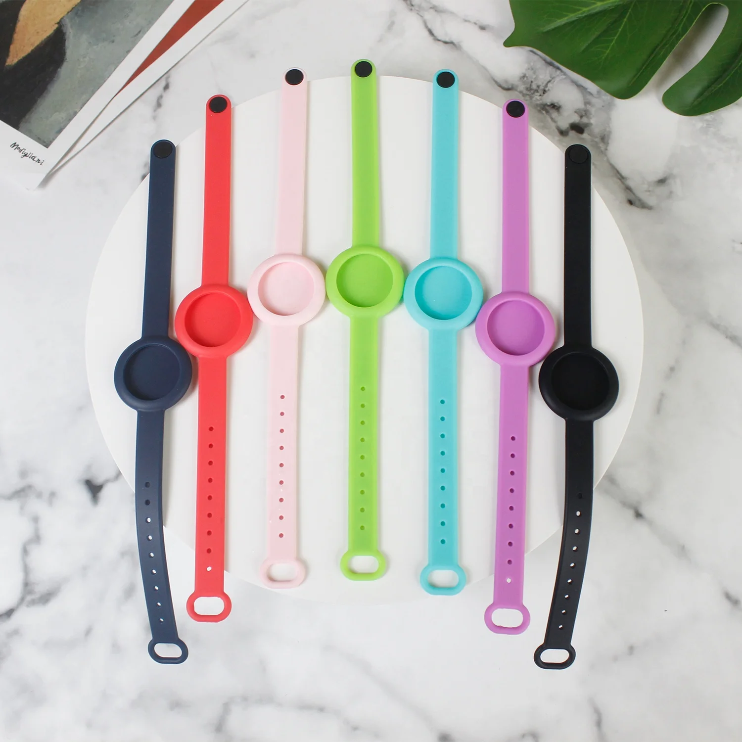 

Sports Bands Wristband Silicone Bracelets for Airtag, Picture shows