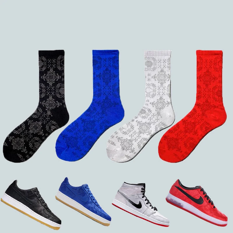 

Fashion Colored Wholesale Men China Sneaker Yeezy Socks men sports socks