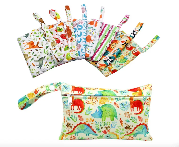 

YIFASHIONBABY waterproof mini pouches reusable wetbag washable menstrual pads storage bags 14*18cm, Colorful menstrual pads bags