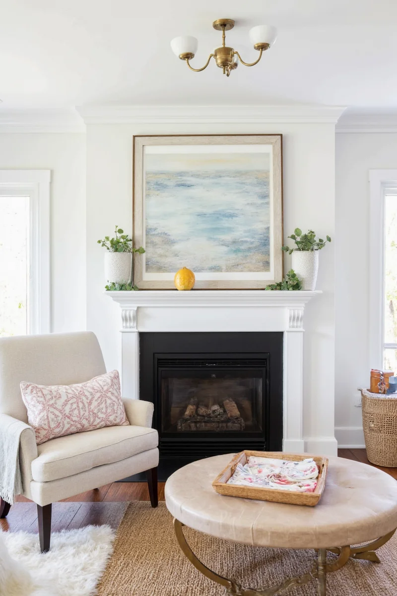 Glass cloche for displaying small decor items