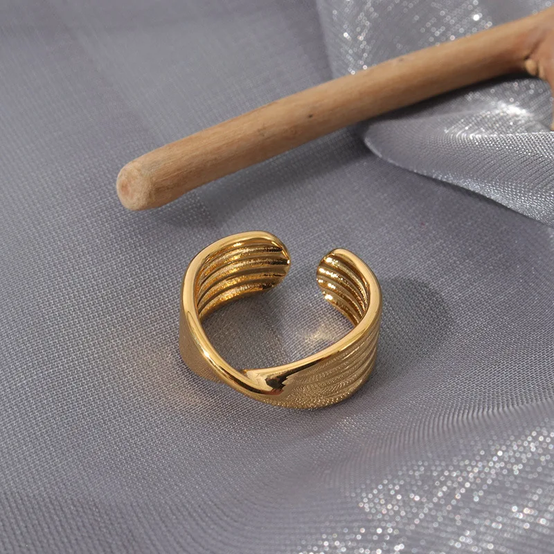 

2021 Fashion Simple Texture Knotted Ring Vintage Gold Ring For Women, Like picture