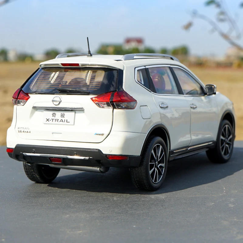 

Zhengfeng 1/18 original factory Diecast Alloy Model car nissan X-TRAIL for gift and collection