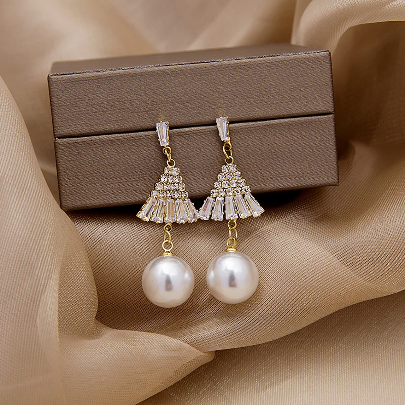 

fashion trendy crystal fan shape pear drop earrings