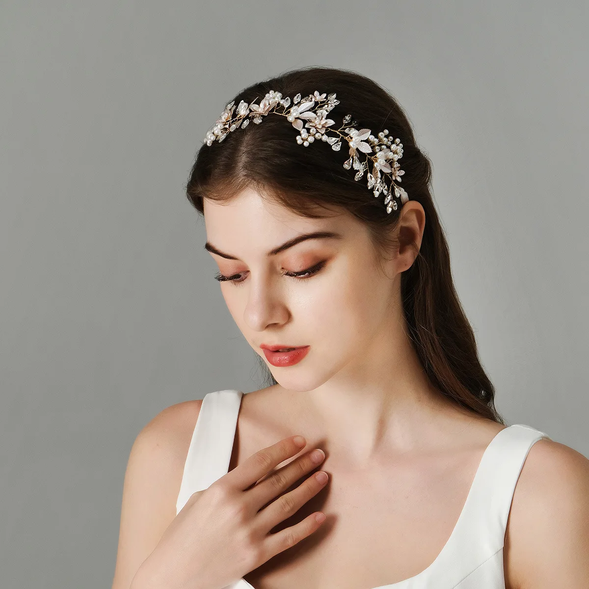 

Wholesale Bride Hair Accessories Girls Wedding Hair Combs Accessories For Bridal Female