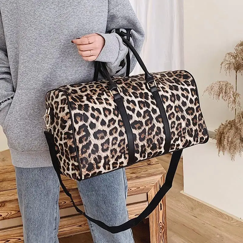 

Hot Fashion Leopard Print Unisex Carry-on Bag Travelling Duffel Gym Bag Overnight Weekender Bag