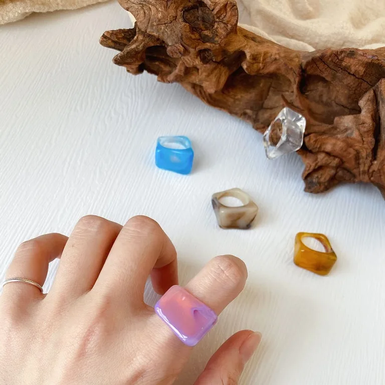 

INS Resin Ring Irregular Transparent Multi Colors Rings For Women Ins Personalized Fashion Acrylic Finger Ring