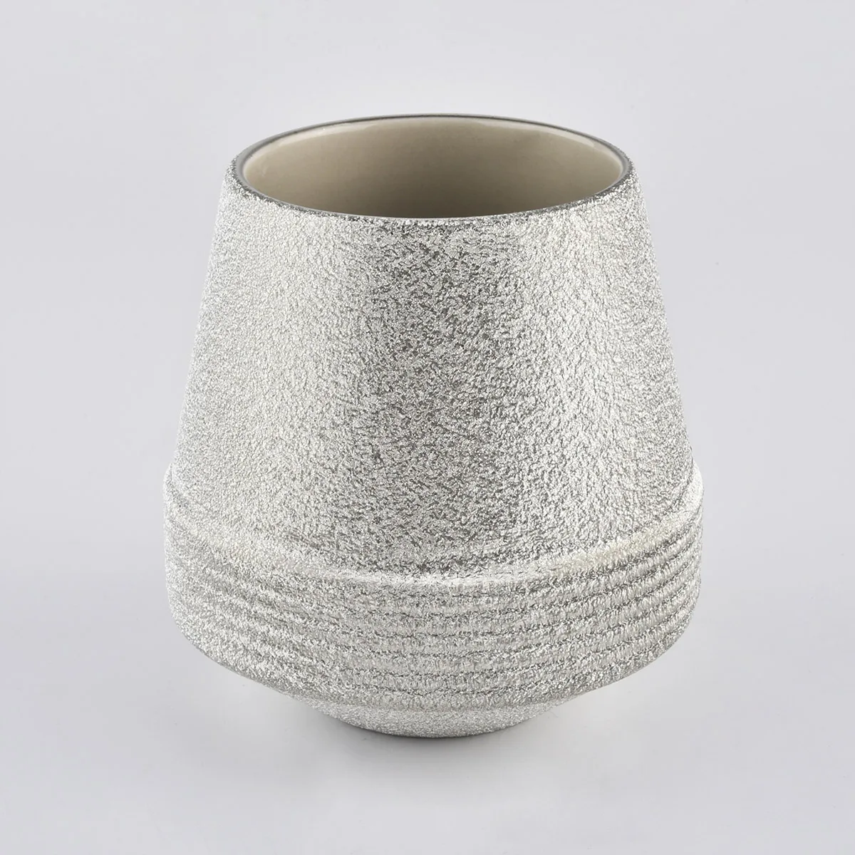 Customized ceramic candle jars for luxury brands