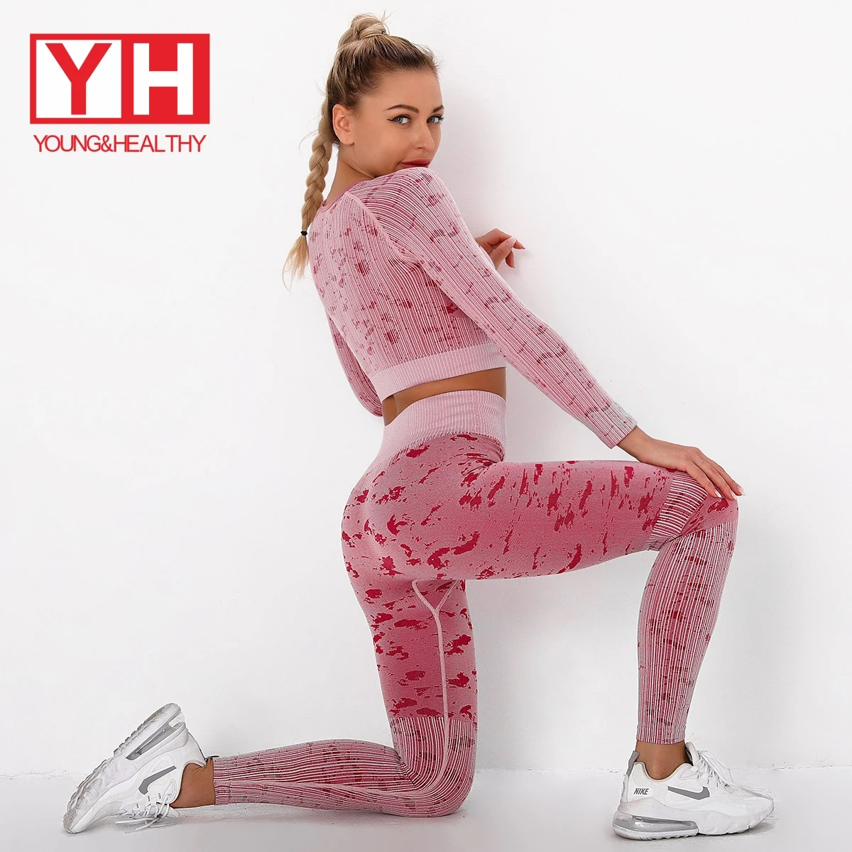 

High Impact Athletic Instagram Scrunch Long Sleeve Seamless Pattern Yoga Set