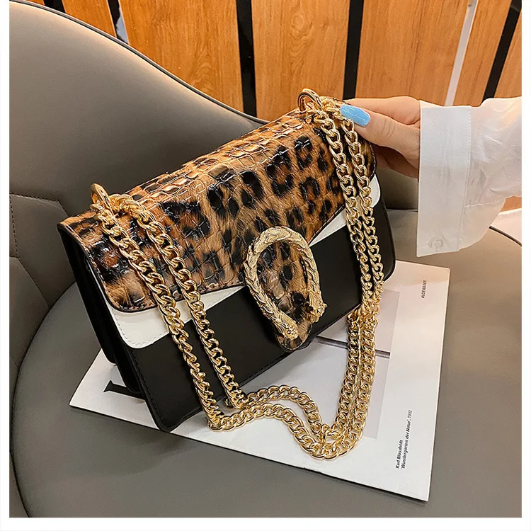 

2021 spring new fashion Korean snakeskin pattern lock chain crossbody small square bag