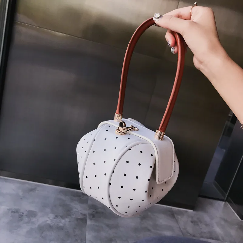 

2020 Autumn and winter new trend portable ladies bag Korean version crossbody handbag pu leather wave dot women dumpling bags, 2 colors