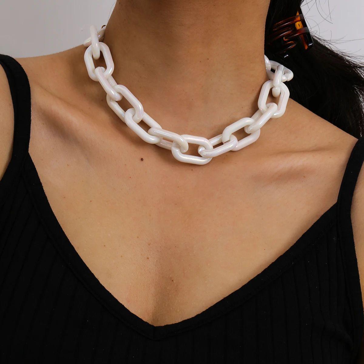 

SHIXIN Fashion Girl Chunky White Acrylic Chain Necklace Cuban Link Necklace Chain Hip hop Couple Necklace for Women Punk Jewelry