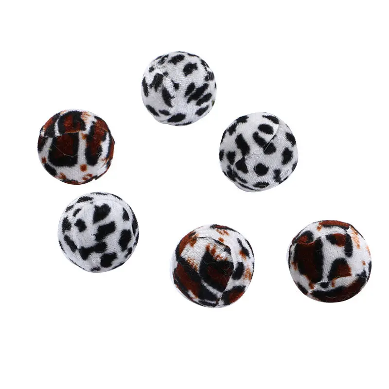

New products 2021 unique patch ball leopard print plush football sound toy pet toys for cats leopard print balls cat toy ball, Random color