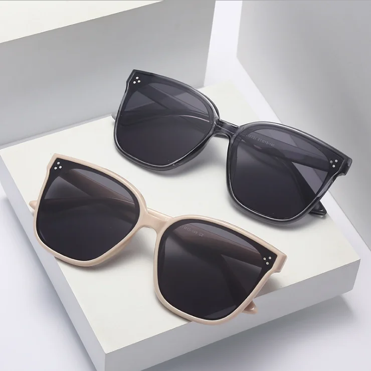 

2021 New trendy sunglasses unsiex UV400 sunglasses fashionable SP0701 in stock, Multi colors