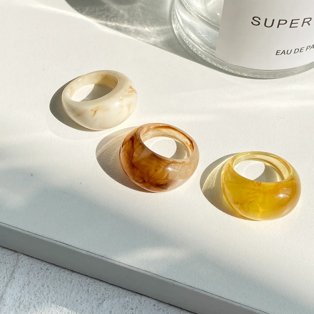 

Ins Acrylic Index Transparent Finger Ring Amber Color Chunky Resin Finger Rings, Picture shows