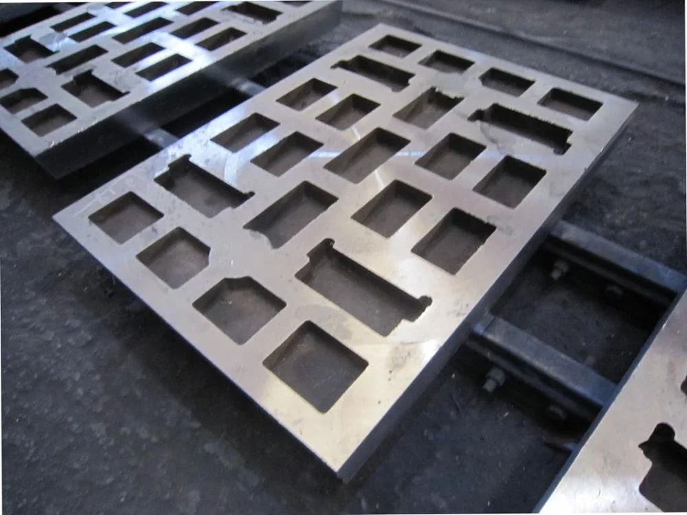 
High Mangneses Steel Casting Wear Parts Fixed Jaw Plate for Jaw Crusher 
