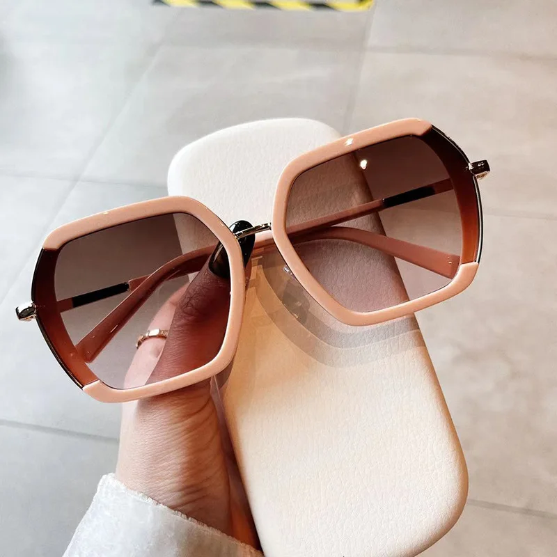 

LBAshades Trendy Street Fashion Pc Designer Shades Multicolored Sun Glasses Logo Oversized Square Sunglasses Women 2022