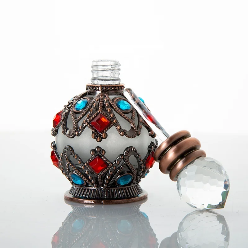 

Dubai Arabian Style Grosir Botol Parfum Unik 30ml Empty Fancy Perfume Bottle with Crystal Cap