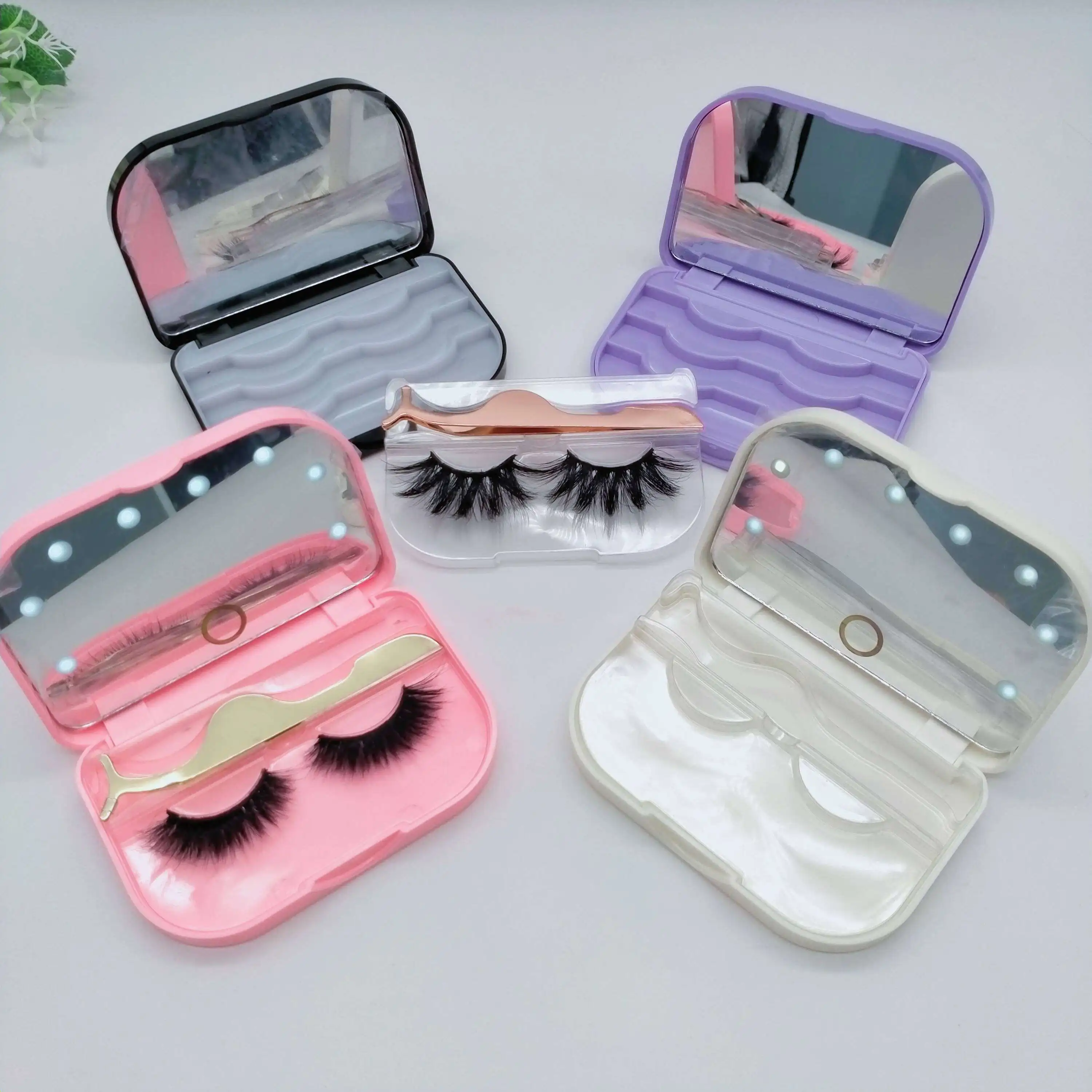 

cute unique mirror LED Light Lase Cases With Mirror Eyelashes Plastic Storage Box 3D Mink Lashes Private Label Box