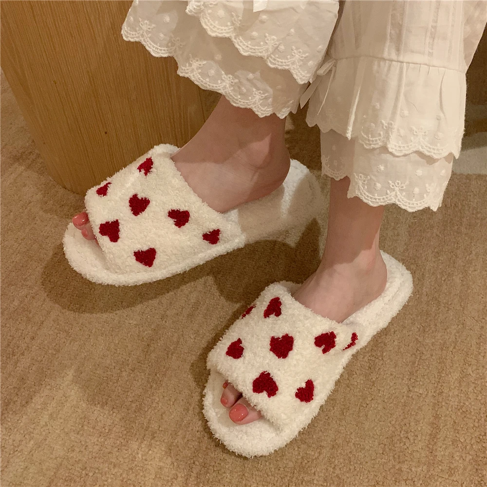

Fuzzy House Slippers For Women Girls Fur Slides Winter Warm Women's Indoor Slippers Cute Heart Print Soft Bedroom Home Shoes