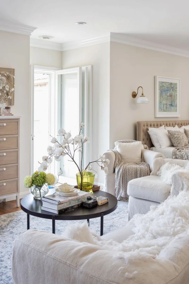 Comparison table showing differences between traditional and family-friendly decor styles
