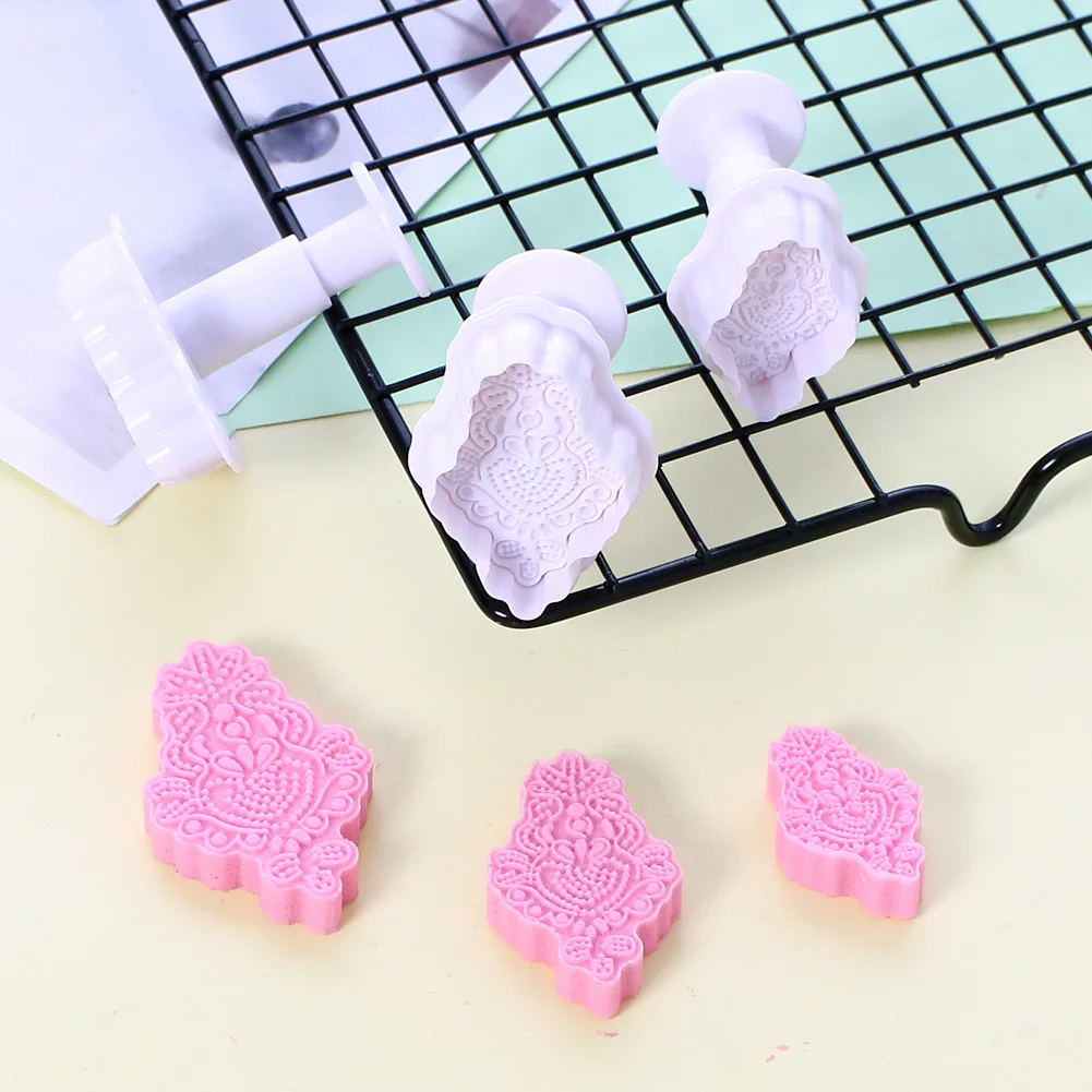 

Fondant Cake Tools 3pcs Diamond Embroidery Pattern Spring Compression Die Cutting Die Biscuit Mould Baking Wholesale Accessories