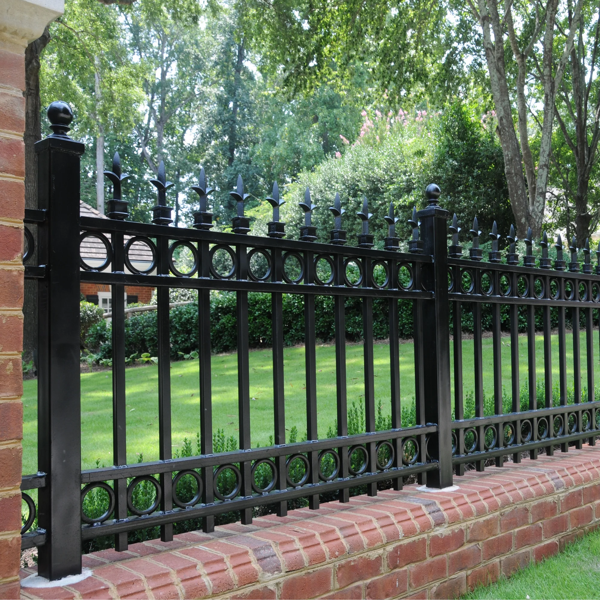 

Customizable decorative garden iron fence, Customized color