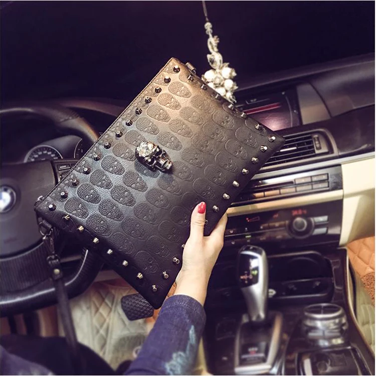 

Trend Rivet Skull Handbag New Korean style Clutches Men's Fashion Shoulder Handbags Leather Bags for Boy Punk Style Purse, Black