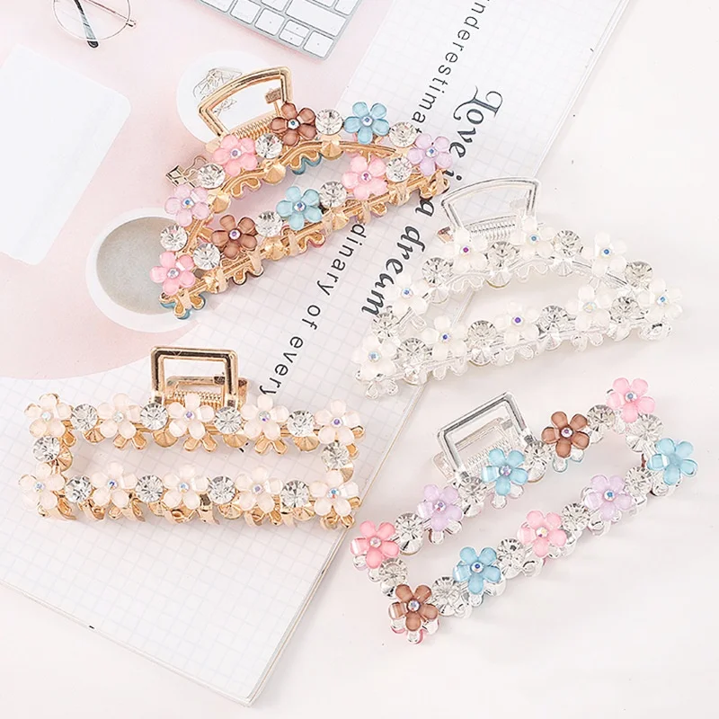 

MIO Alloy Claw Clip Korean Style Glisten Rhinestone Flower 8.5cm Hair Claw for Women Lady Hair Decoration Daily Life