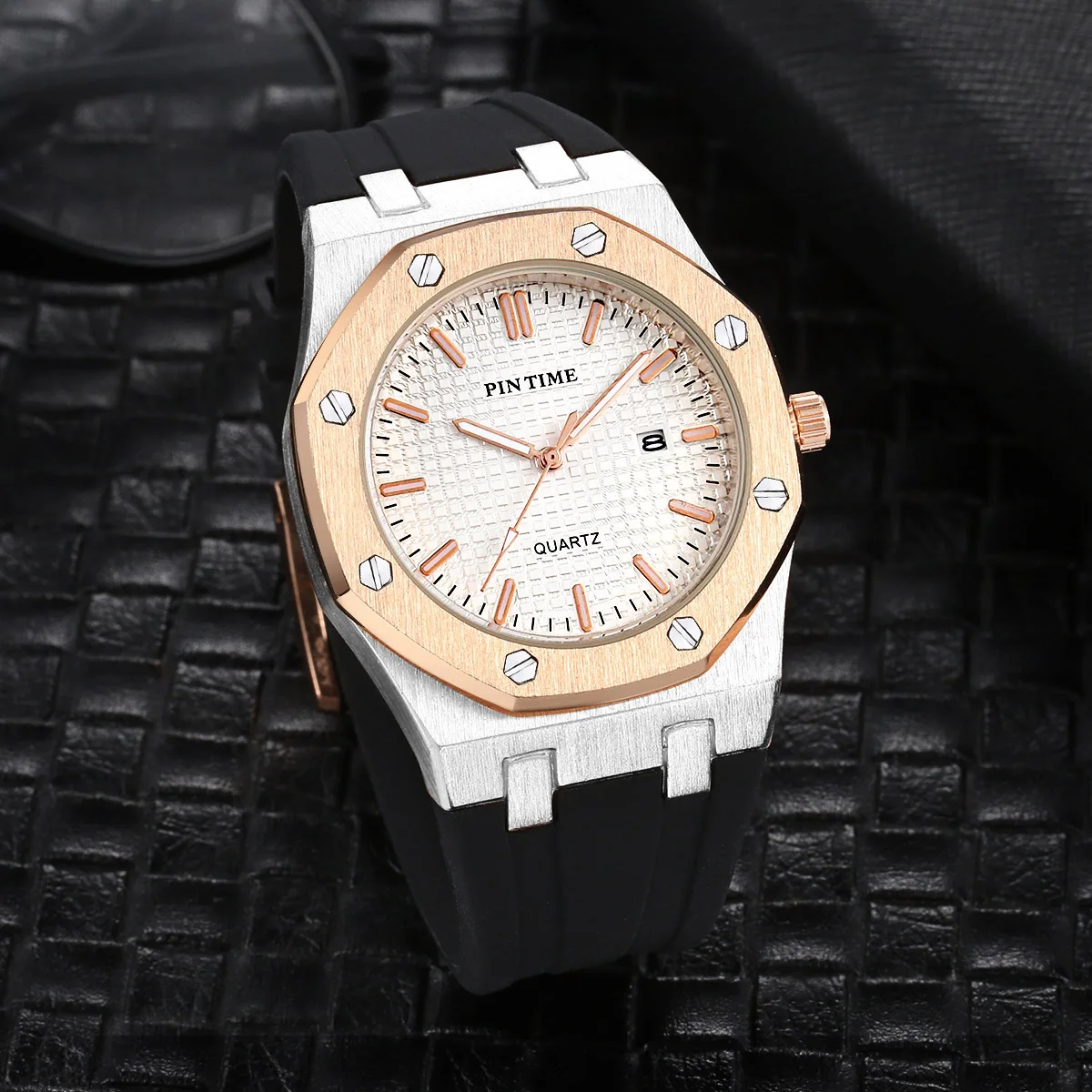 

OEM Men Quartz Watches Silicone Strap Men Wrist Luxury Online Watch Pink Alloy Hand Watch for Men, Multi colors