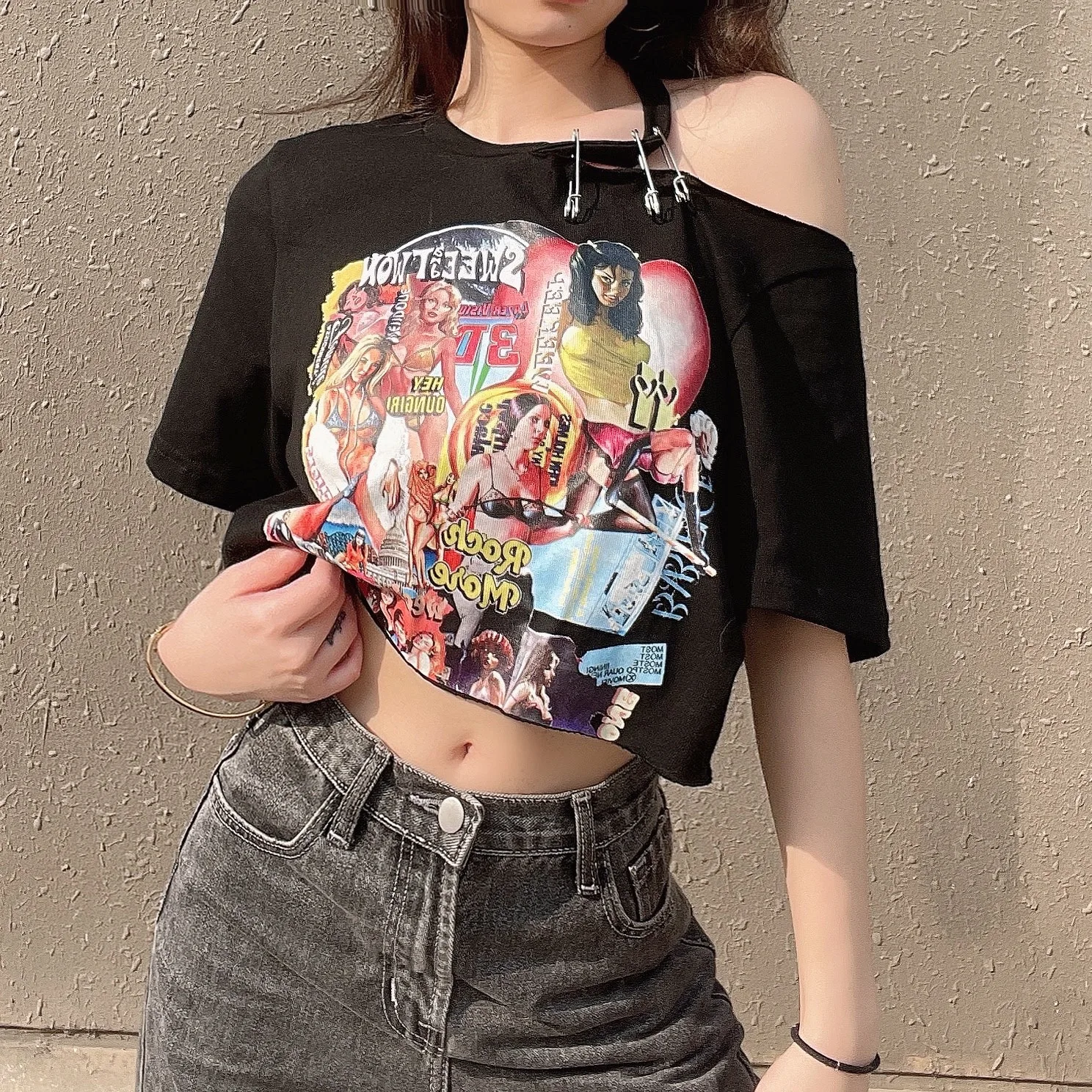 

2021 summer streetwear cartoon printing women crop tops off the shoulder fashion irregular crop tops